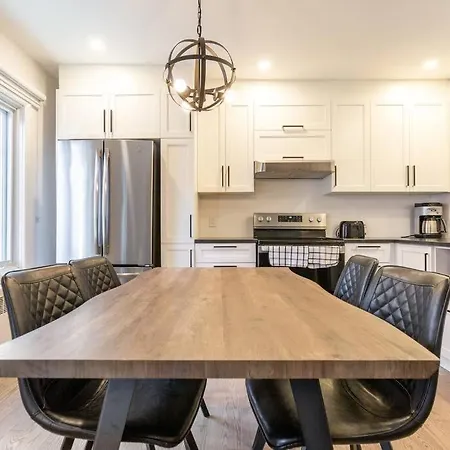 Free Parking, Beautiful 4 1/2- 2 Bedroom Apartment Montreal Exterior photo