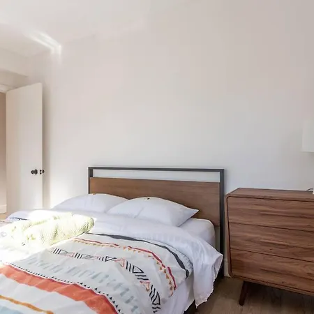 Free Parking, Beautiful 4 1/2- 2 Bedroom Apartment Montreal Exterior photo