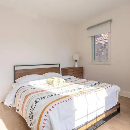 Free Parking, Beautiful 4 1/2- 2 Bedroom Apartment Montreal Exterior photo