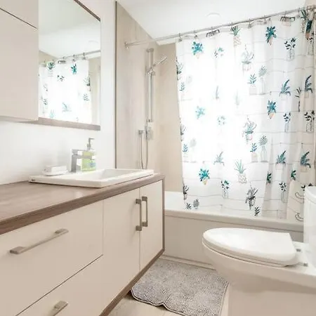 Free Parking, Beautiful 4 1/2- 2 Bedroom Apartment Montreal Exterior photo